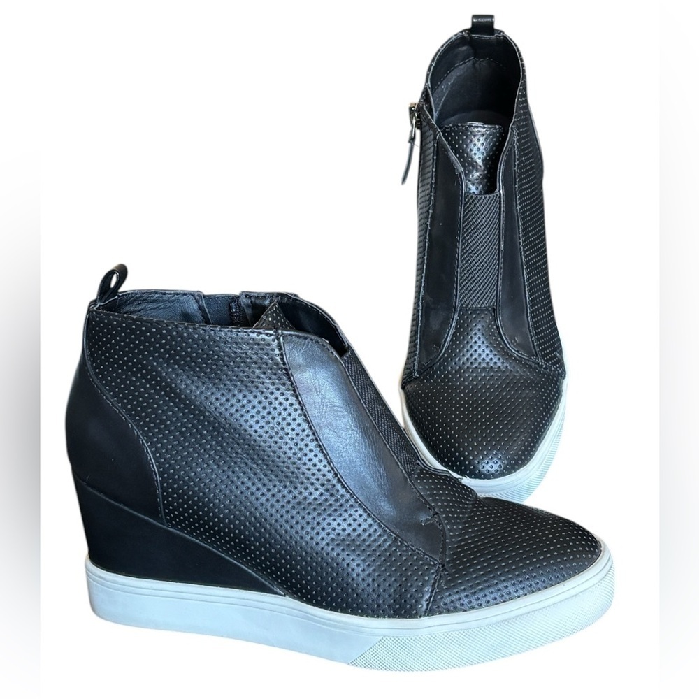 MIA Cristie Wedge Heel Black Perforated Faux Leather Sneakers Ankle Booties Sz 7